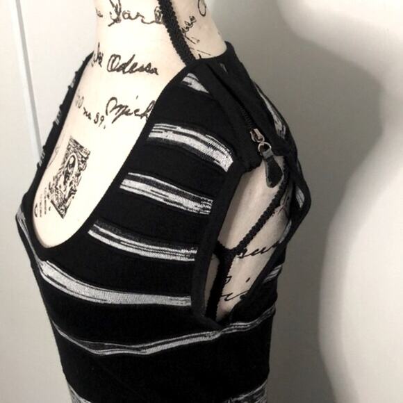 Forever 21 Striped Black and Gray Knit Mini Dress Size Medium - Picture 4 of 7